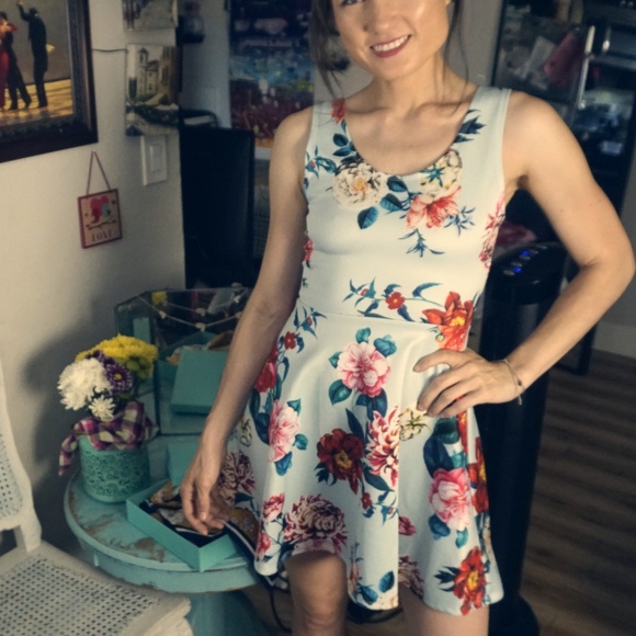 Derek Heart Baby Blue Floral Dress - Picture 4 of 8